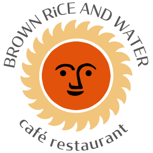 BROWN RiCE AND WATER