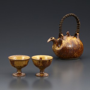 ｢伊羅保釉酒器セット｣ Sake Set with 'Irabo' Glaze